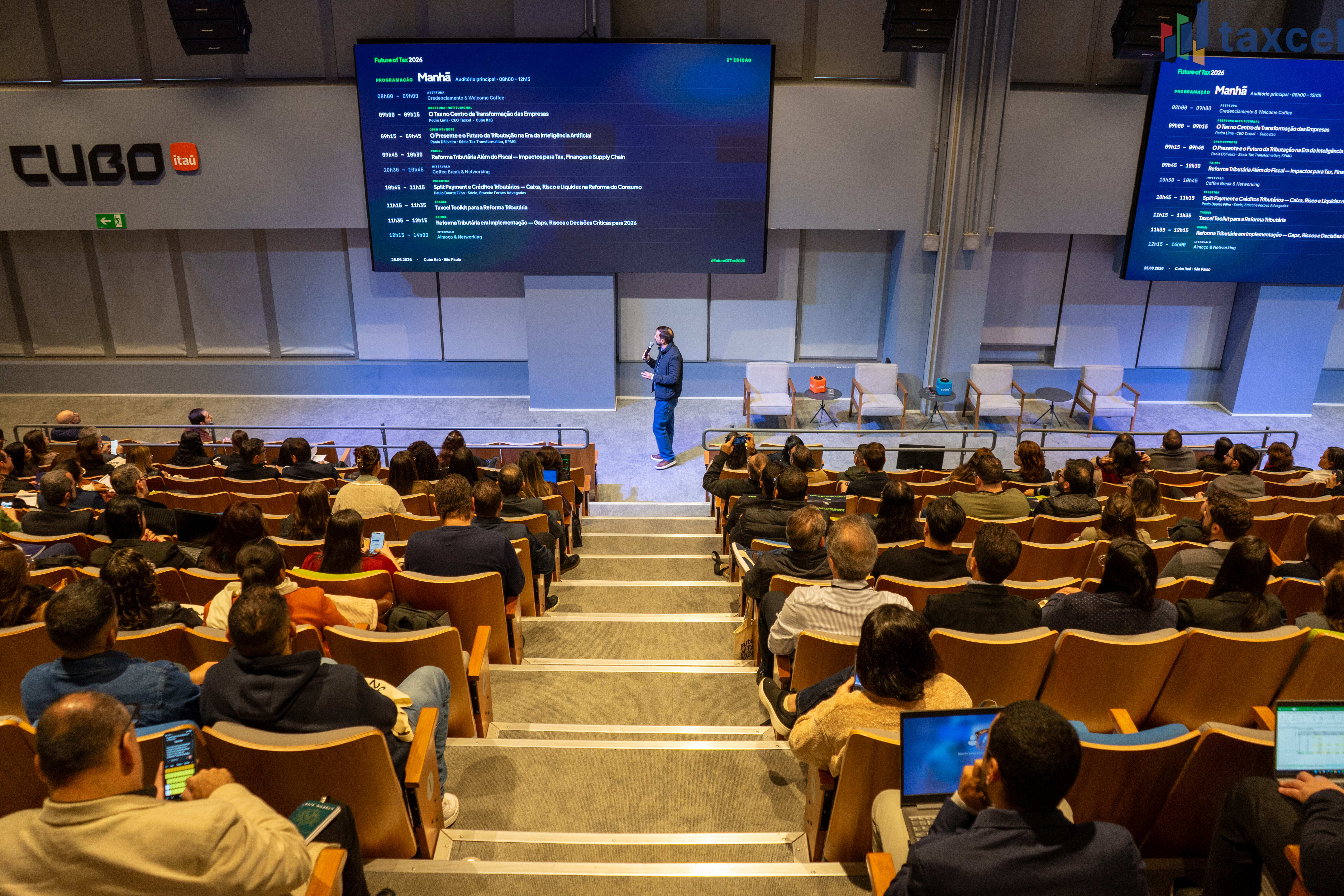 Plateia acompanhando as palestras do Future of Tax 2026